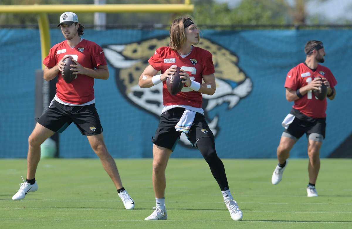 Pickswise's tweet photo. Pick the QB who will have the best pro career:

A. Justin Herbert
B. Trevor Lawrence
C. Joe Burrow https://t.co/ET0x2T4QGz