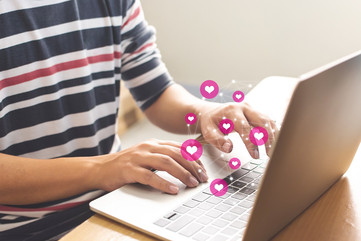 ReformJudaism's tweet photo. Join The Lounge, a virtual community for adults to explore meaning, discover new ideas, and connect with others through Judaism, hosted on RJ on the Go. Learn more about the upcoming events: https://t.co/NnsBqBth21 https://t.co/zKNEfmE89S