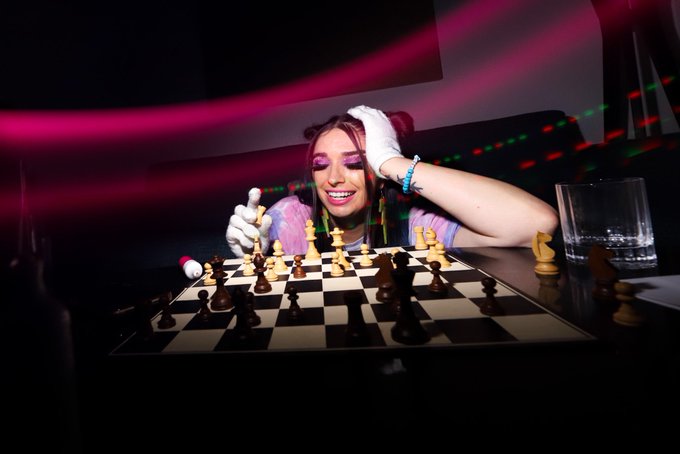 QUEEN OF THE CASTLE 👽 https://t.co/sZfrkMQizH<a href="/tag/quarantinebirthday"class="tags"><span>#quarantinebirthday</span></a>