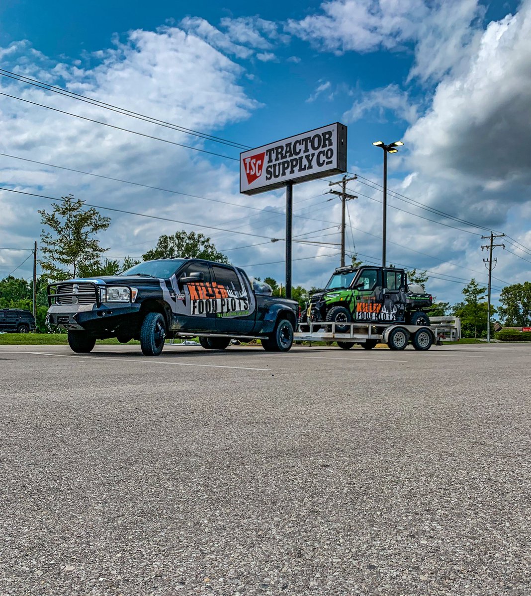 Did you know in addition to being available on Tractor Supply Co. website, Killer Food Plots is now available in PA,MI,OH,NC,TN,VA,MO, and IN stores?! Stop by your local TSC and check out some KFP products! 🌱☘️🦌
