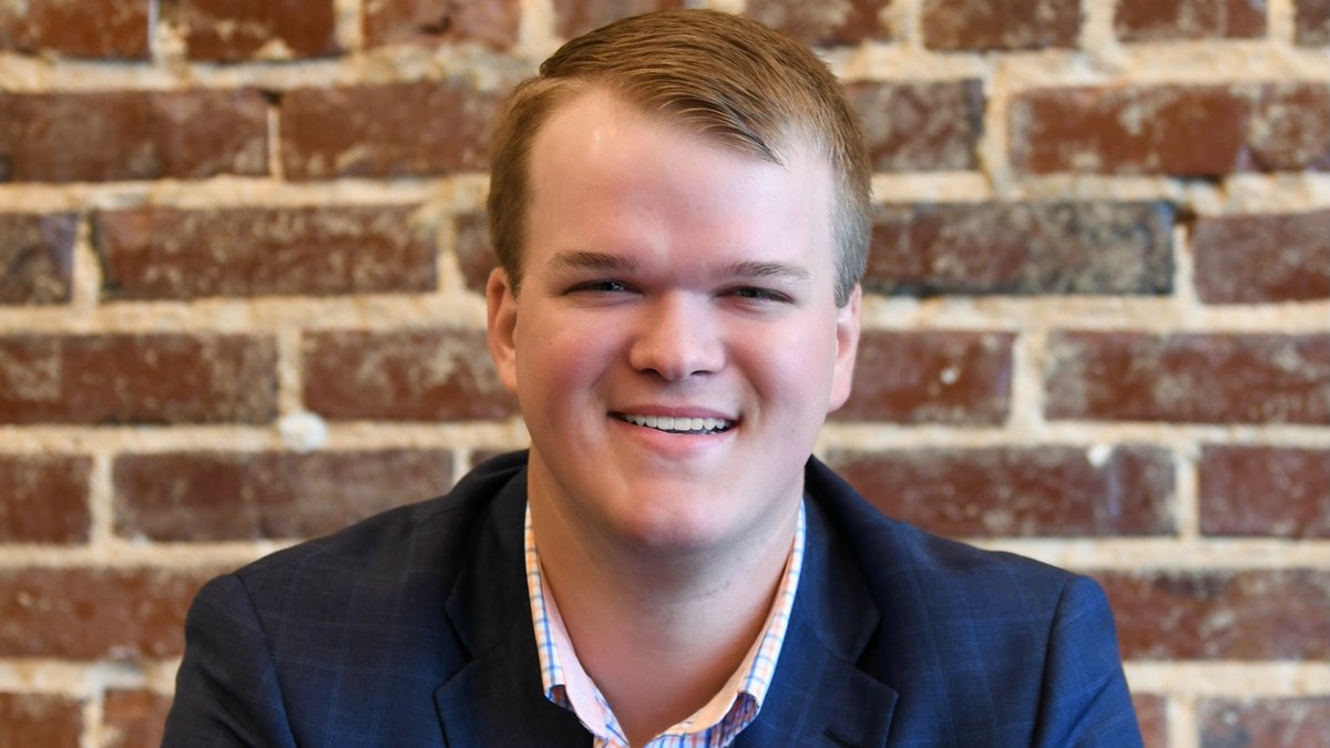 APSUBusiness's tweet photo. Comment a clapping gif to help us give Jordan Allen ('19, '20) a BIG round of applause for passing all 4 portions of the CPA exam! 

He is the accounting officer at Carroll Bank &amp; Trust in Huntingdon, TN. https://t.co/HX5Nbeg5ni