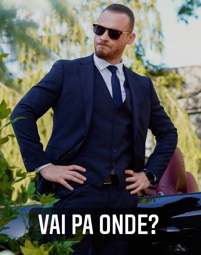 localizabr's tweet photo. Quando você combina o rolê com seus amigos, mas na hora de sair, seus pais vêm tipo:
 #evlenbenimle #SenÇalKapımı https://t.co/G0c5yYPiHX