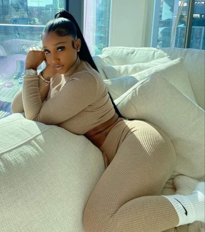 Polo5908's tweet photo. Good afternoon πππ
#BlackIsBeautiful #RedBone #MelaninPoppin #SlimThick #AfricanGirlsKillingIt #HipsAndThighs #ThickerThanASnicker #BubbleButt #CocaColaBottleShape #HourGlassShape #HourGlassFigure #SunKissed #SheFineAF https://t.co/ds5ATcTPwA