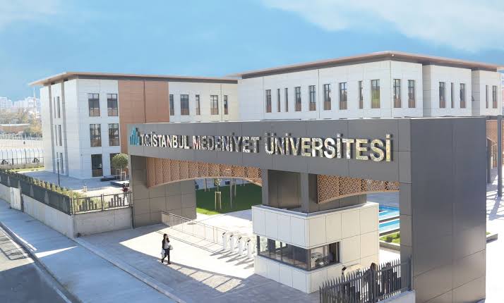 Şehrin merkezinde bir üniversitede okumak hem de İhsan Fazlıoğlu gibi hocaların olduğu bir üniversite. Harika bir tercih vakti✨ #YeniNesilDevletUEniversitesi