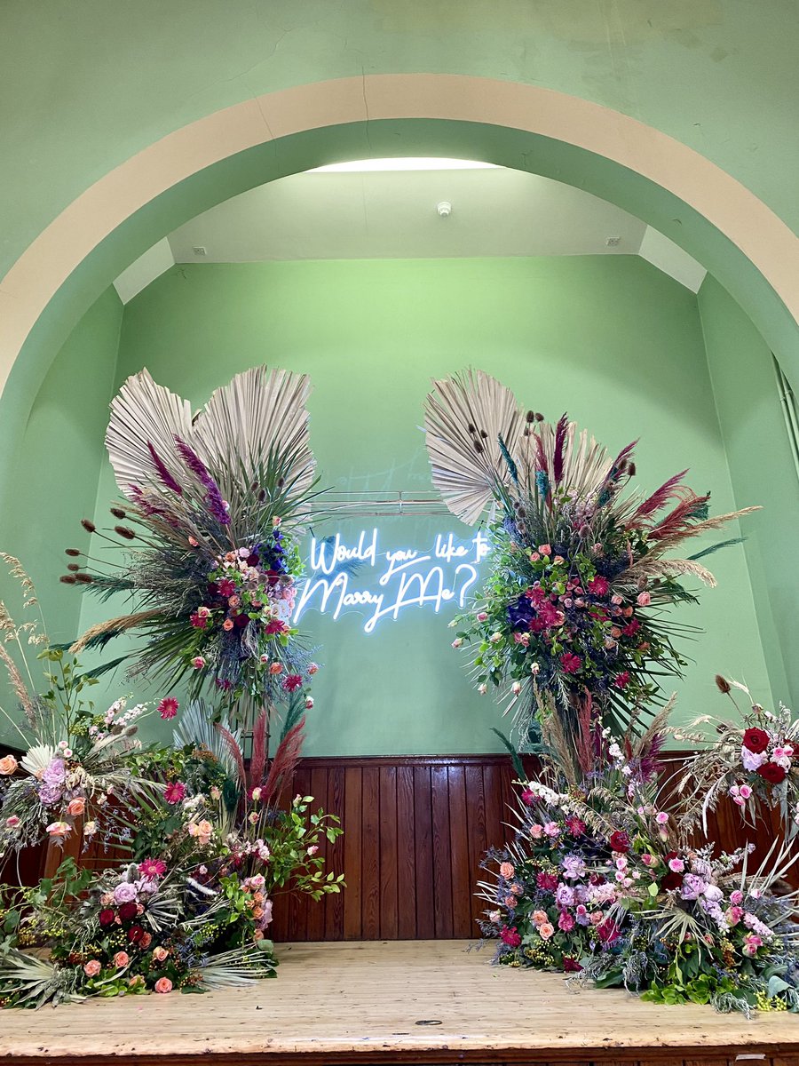 Max_Cwn's tweet photo. So today, the day job took me back to @salfordladsclub where @redfloralarch created this incredible ceremony backdrop, and @LWBLittleWhite donated the neon to the Club for their future weddings 🤍💚 #wouldyouliketomarryme https://t.co/t28aVlwTur