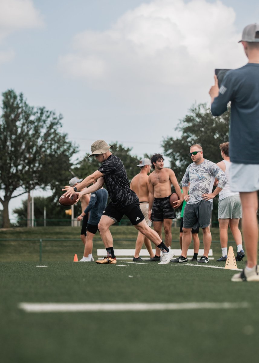 More pics from #CCXV <a href="/hayden_nitz/">Hayden Nitz</a> <a href="/chappyg98/">CMG</a> <a href="/colerdavis1/">Cole Davis</a> @e_ornstein3 <a href="/hd_duplessis/">Hunter Duplessis</a> @JaredSackett28 <a href="/Gurban_3/">Grey🌹</a> #wehaveabs #kicknation #progress2perfection #1repatatime