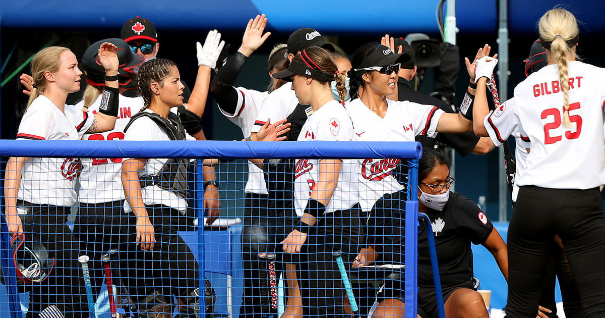 SOFT: Natalie Wideman ‘14 and Team Canada captured the bronze medal at the Tokyo Olympics. Canada won its first-ever medal in softball this summer. 🇨🇦🥉🥎#OlympiansMadeHere

olympic.ca/2021/07/27/can…