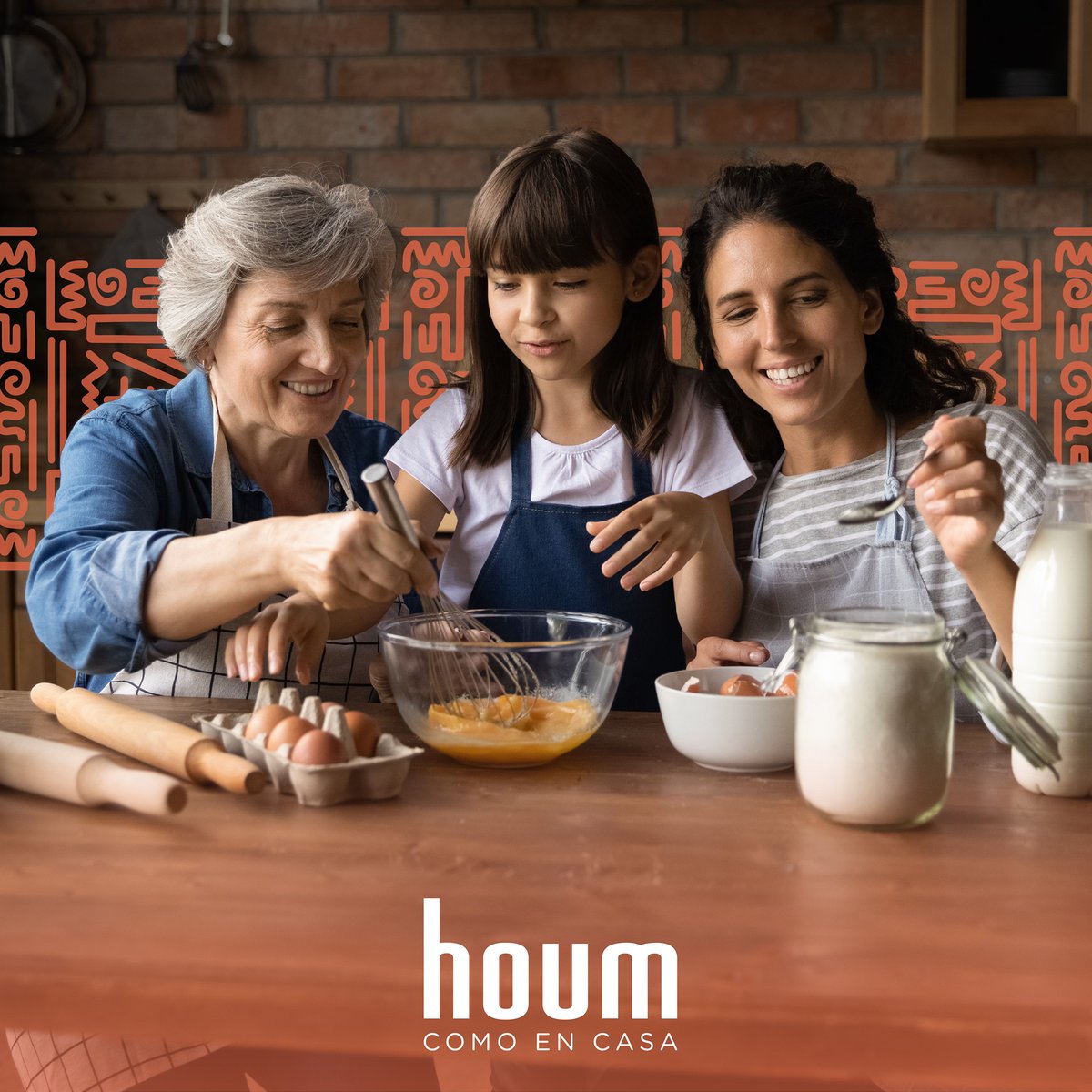 CoffeeBreakES's tweet photo. Felices de ver nacer a otro de nuestros "hijos". Houm es una marca que vende productos nostálgicos a los latinos en USA. Orgullosos de haber trabajado junto a @LaCoffeecina en la estrategia de lanzamiento. Gracias a @ManddiePower, creadora de la línea gráfica e iconografía. https://t.co/1JRylDMuBo