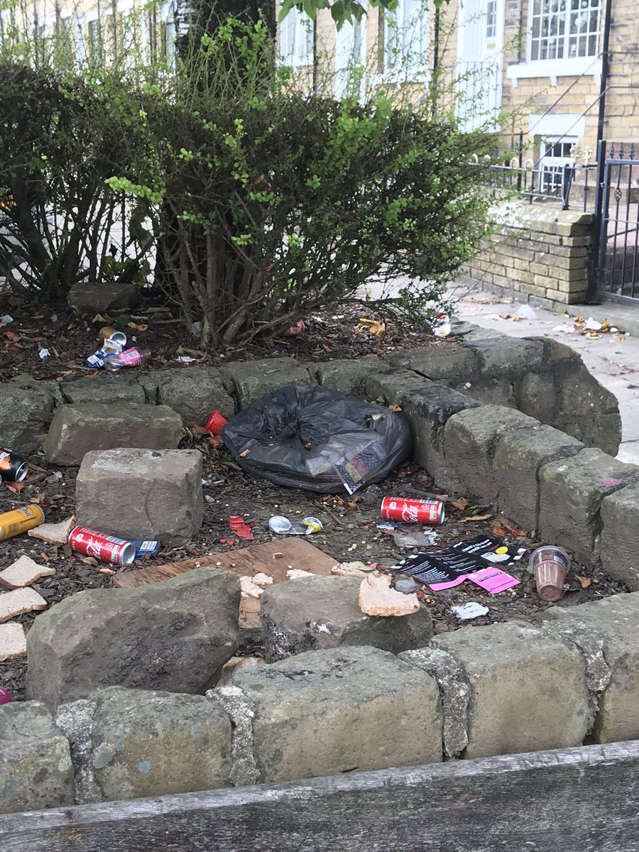 zainab_c's tweet photo. @bradfordmdc It’s not one street, it’s the ENTIRE neighbourhood! Kirkham Rd, Spencer Rd, Great Horton, Lidget Green. https://t.co/XQMnFWCeUp