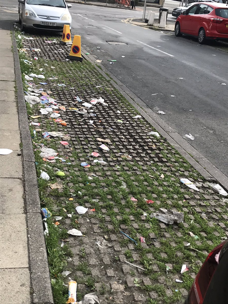 zainab_c's tweet photo. @bradfordmdc It’s not one street, it’s the ENTIRE neighbourhood! Kirkham Rd, Spencer Rd, Great Horton, Lidget Green. https://t.co/XQMnFWCeUp