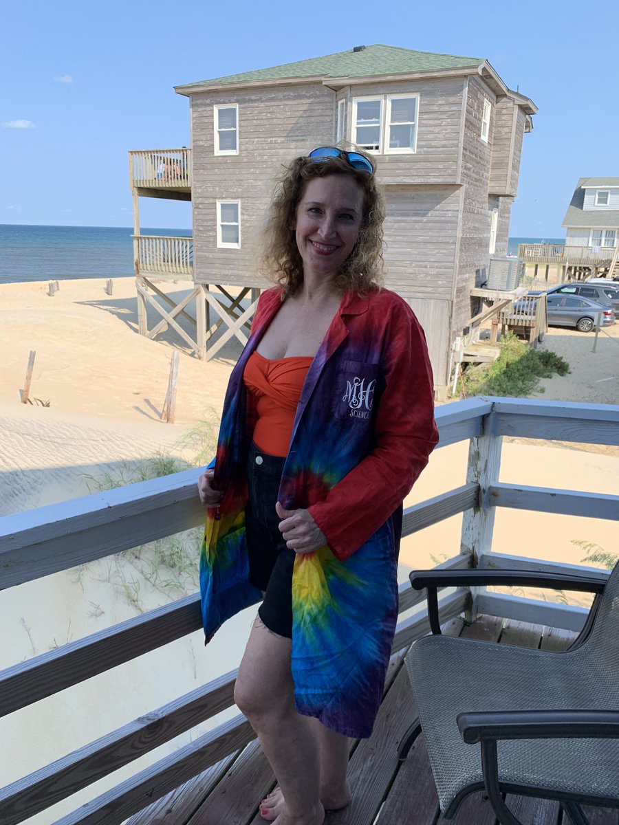 ISpeakScience's tweet photo. Lab coat on summer vacation = beach cover up #BestOfChemEd https://t.co/aICobnvvG3