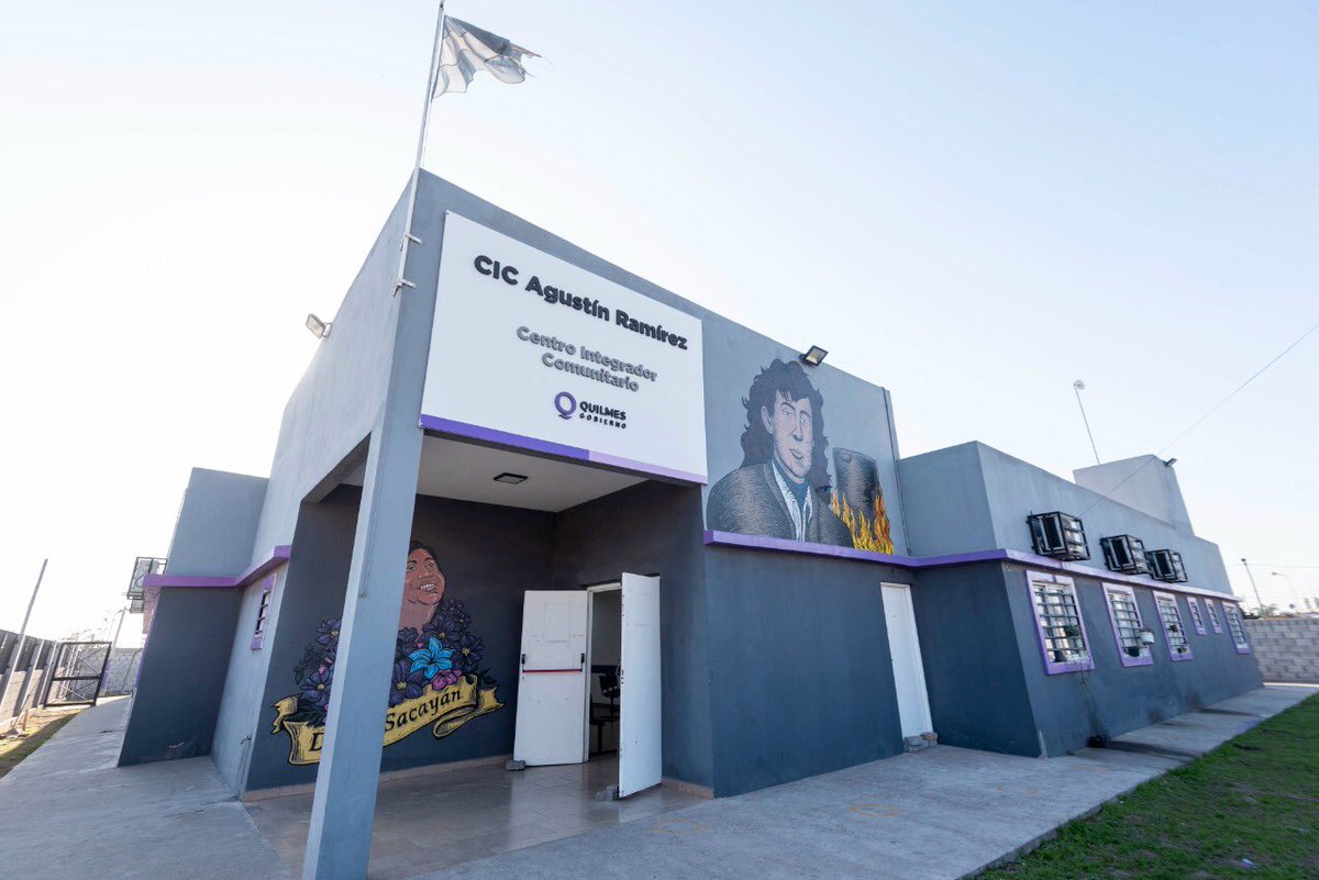 RoloMacera's tweet photo. Avanzamos con las obras de infraestructura social en barrios vulnerables de @QuilmesMuni. Las mismas beneficiarán a más 4 mil vecinos y vecinas 👉🏻 https://t.co/u7oo0TKuzW https://t.co/XkOonPS69q