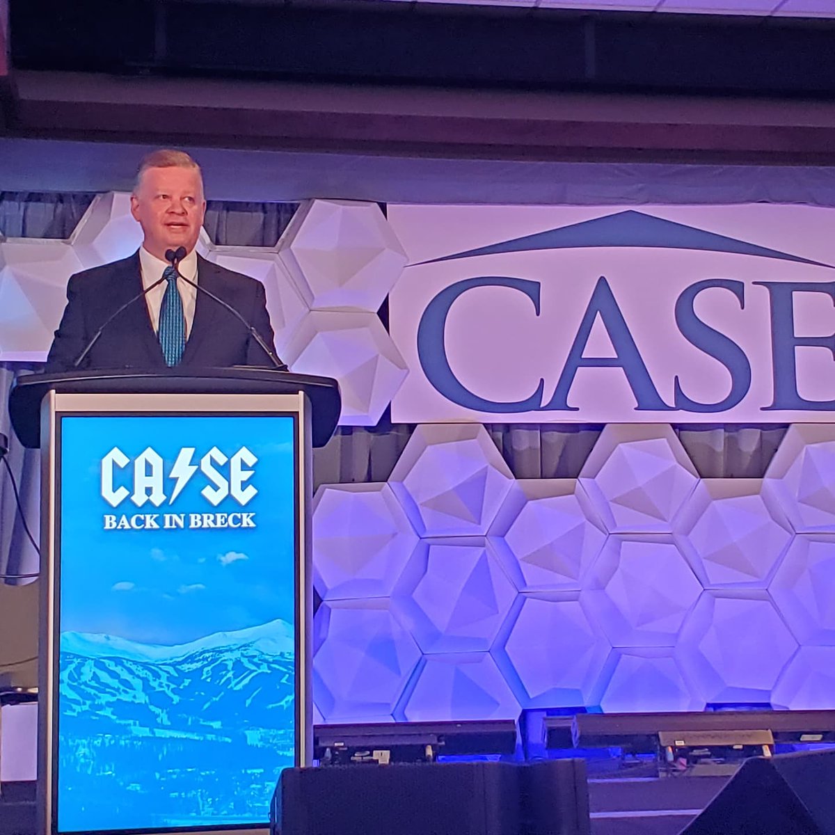 FFC8schools's tweet photo. As Superintendent of the Year for 2021, Dr. Keith Owen opened the @CASE_Leaders Summer Convention this morning! And the FFCHS JROTC presented the colors!
👏🏻💙❤ #BackInBreck https://t.co/ipVqzBFrER