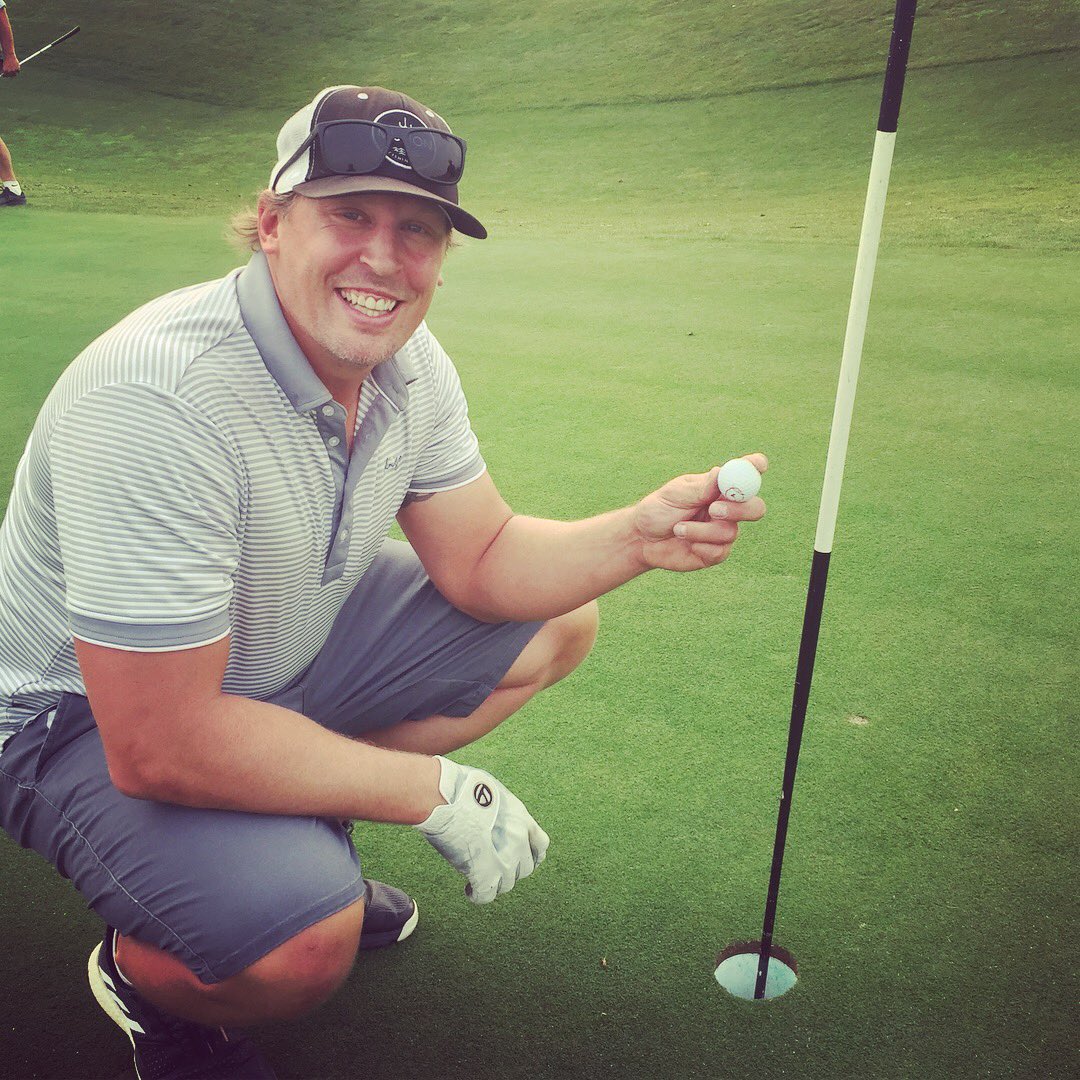 Off the Hosel tweet media