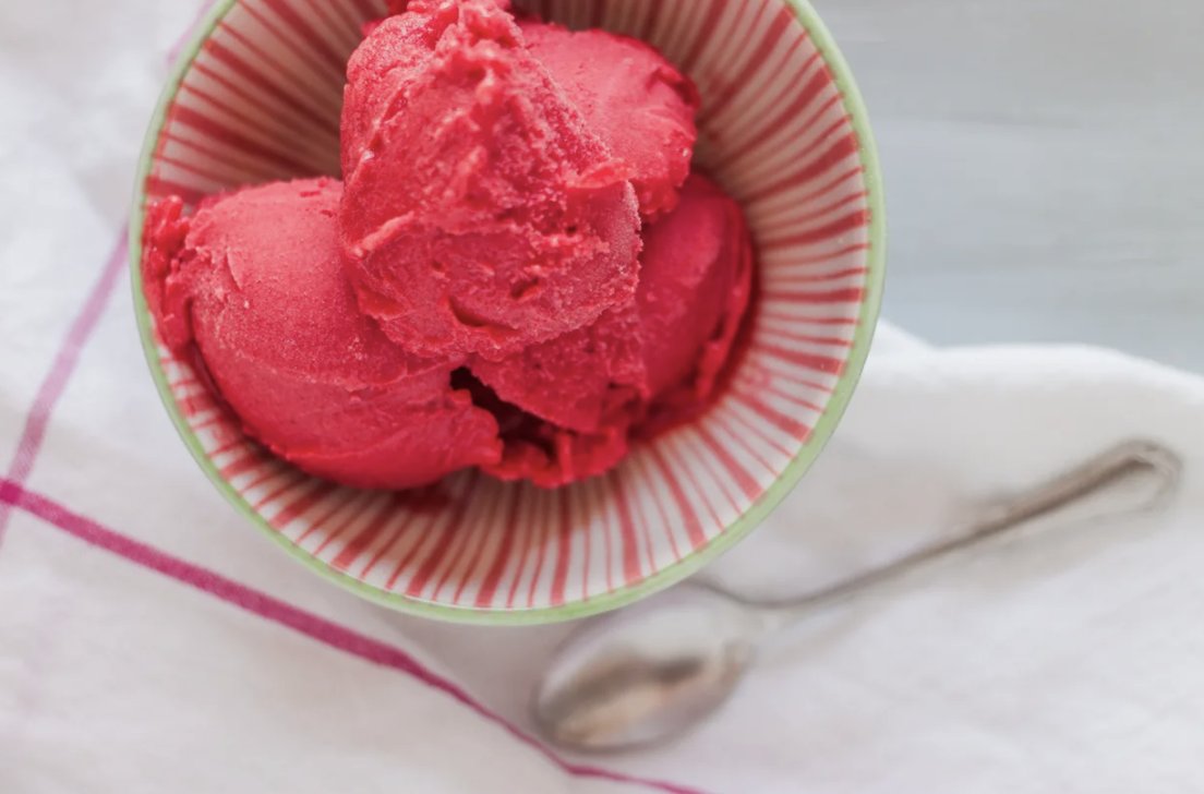 Fruit, a touch of sugar, water. That’s all you need for this simple 3 ingredient #summersorbet. 🍓🌞Check out the full recipe: bit.ly/3zSPv7d

#homemadesorbet #healthyicecream #froyo #frozendessert  #healthysnack #summerecipe #organicicecream #strawberrysorbet #gelato
