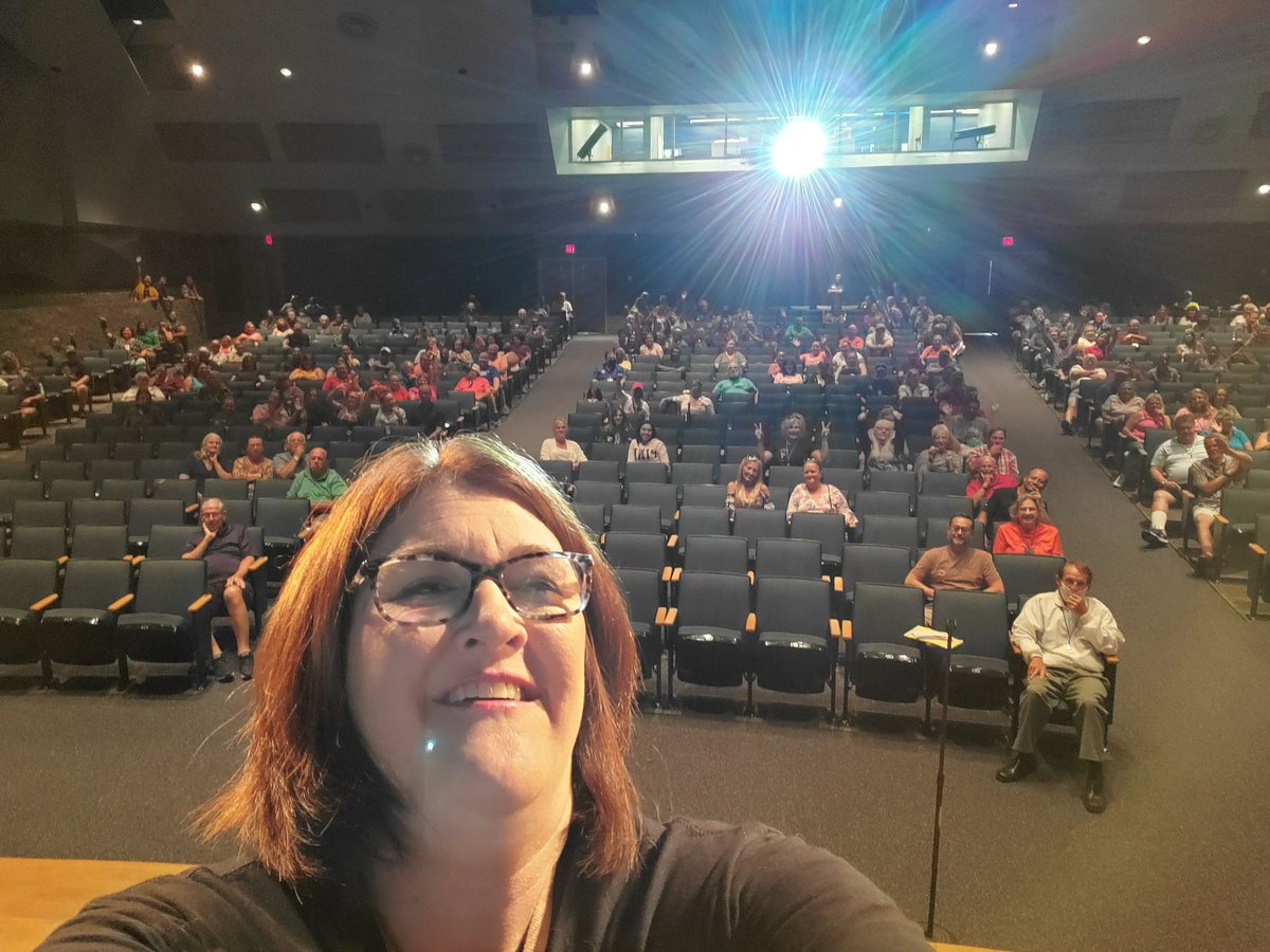 nursehuelle's tweet image. Had the pleasure of training Pasco County Schools bus drivers on Threats on a Bus! What a blast! Reminded them they are the first and last adult some of our students see. So make it count!  #schoolbusdriversrock @pascothrives @PBISPASCO @PascoInspired