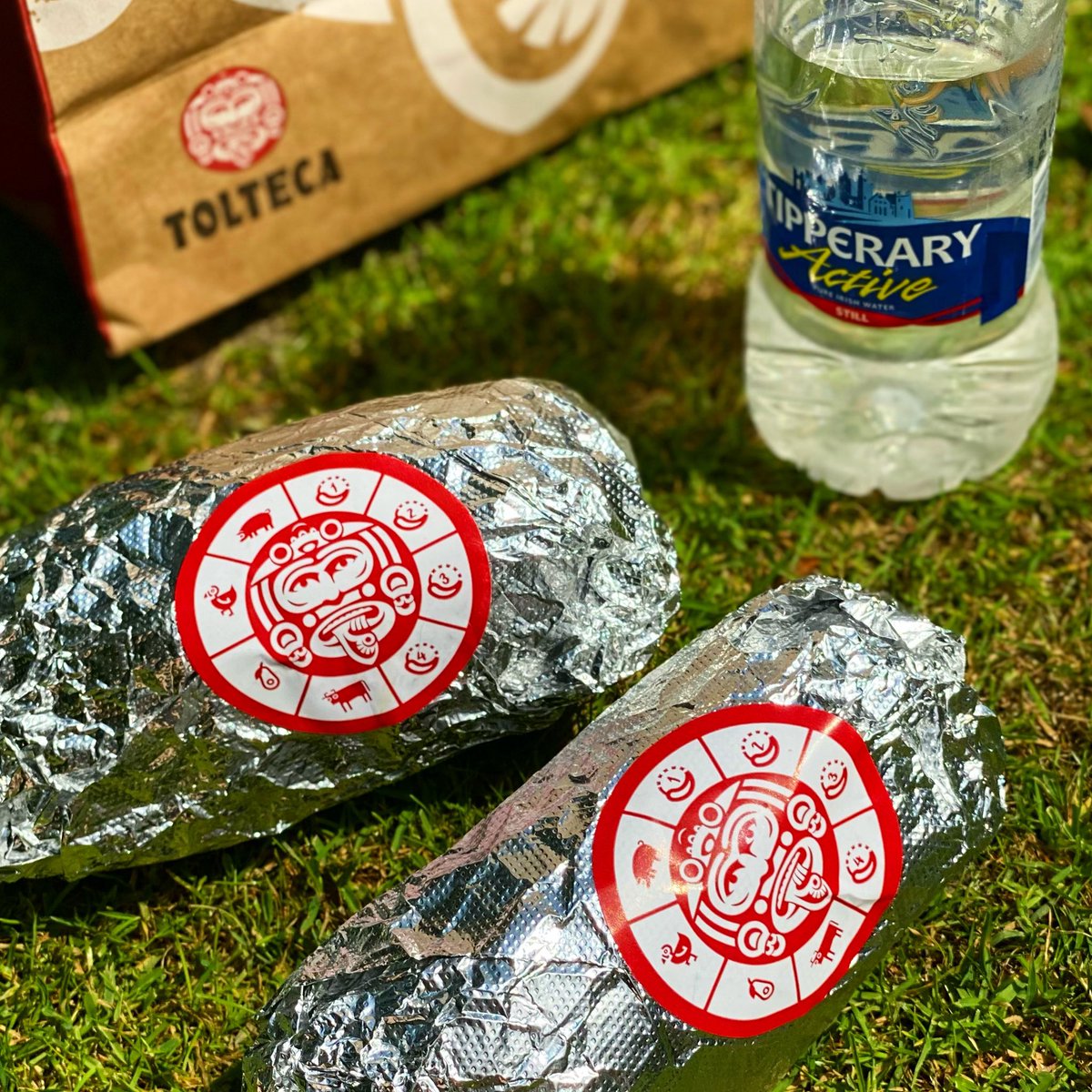 ToltecaIreland's tweet photo. Our Meal For Two deal is going down a storm over on @Deliveroo_IE - x2 burritos/ bowls, cookies, chips, dips and premium drinks all included! ๐ฒโจ๐ฎโจ๐ฏ
#ToltecaForTwo https://t.co/Fx88KWH1dE