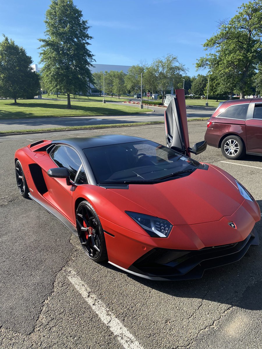 leaseitfromLLP's tweet photo. 🚨🔴Lambo Aventador 🔴🚨

#lamborghiniaventador #lambo #lamborghini #aventador #red #rojo 
#car #carsofig #carsoftwitter #exoticcars #cool #whip #cars #luxury #lease #llp #dope #redcar https://t.co/LbeHqvHl98