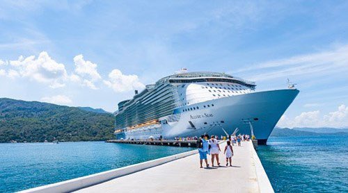 assoporti's tweet photo. 🛳 La #crocieristica guarda al #futuro 
Una lettura del nuovo scenario, delle priorità e dei nuovi equilibri del traffico #crociere @RisposteTurismo 

#portsdontstop
#portsworkingtogether
#portsworkingforthefuture

👉🏼 See more at: https://t.co/B5klhqUfW5 https://t.co/B9jHJizSDl