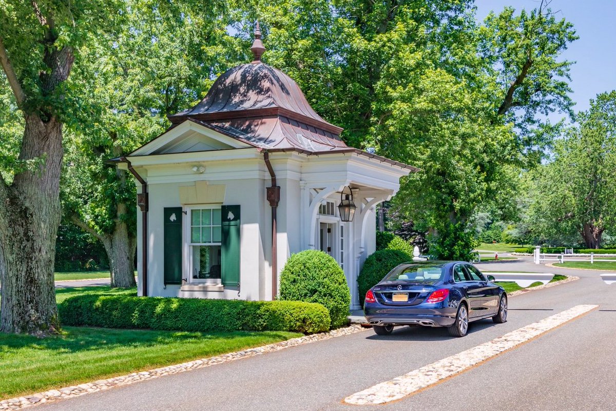 VisitForm is an adv. visitor mngment software designed to manage visitor traffic and resident info simply and easily in gated communities and entrances. VisitForm carefully stores data in a way that enhances ways to protect residents &amp; their families #NewYork #Chicago #Dallas #LA