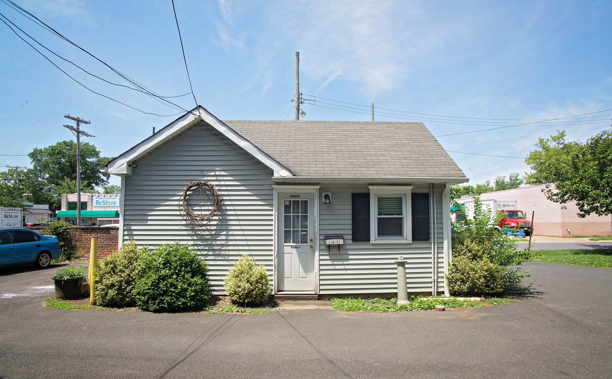 sparkyourmovekw's tweet photo. NEW PRICE $2,300,000.  Mixed Use #Investmentproperty in #FreeholdBoro 7 apartments, 1 commercial office, 3 buildings, 2 parking lots - all on 1 tax lot. Rented. Walk to downtown. Details here: https://t.co/UEQLKK1Rsi
#forsale #NewJersey #realestate #WealthManagement #realtor #NJ https://t.co/LacpxiOZrA
