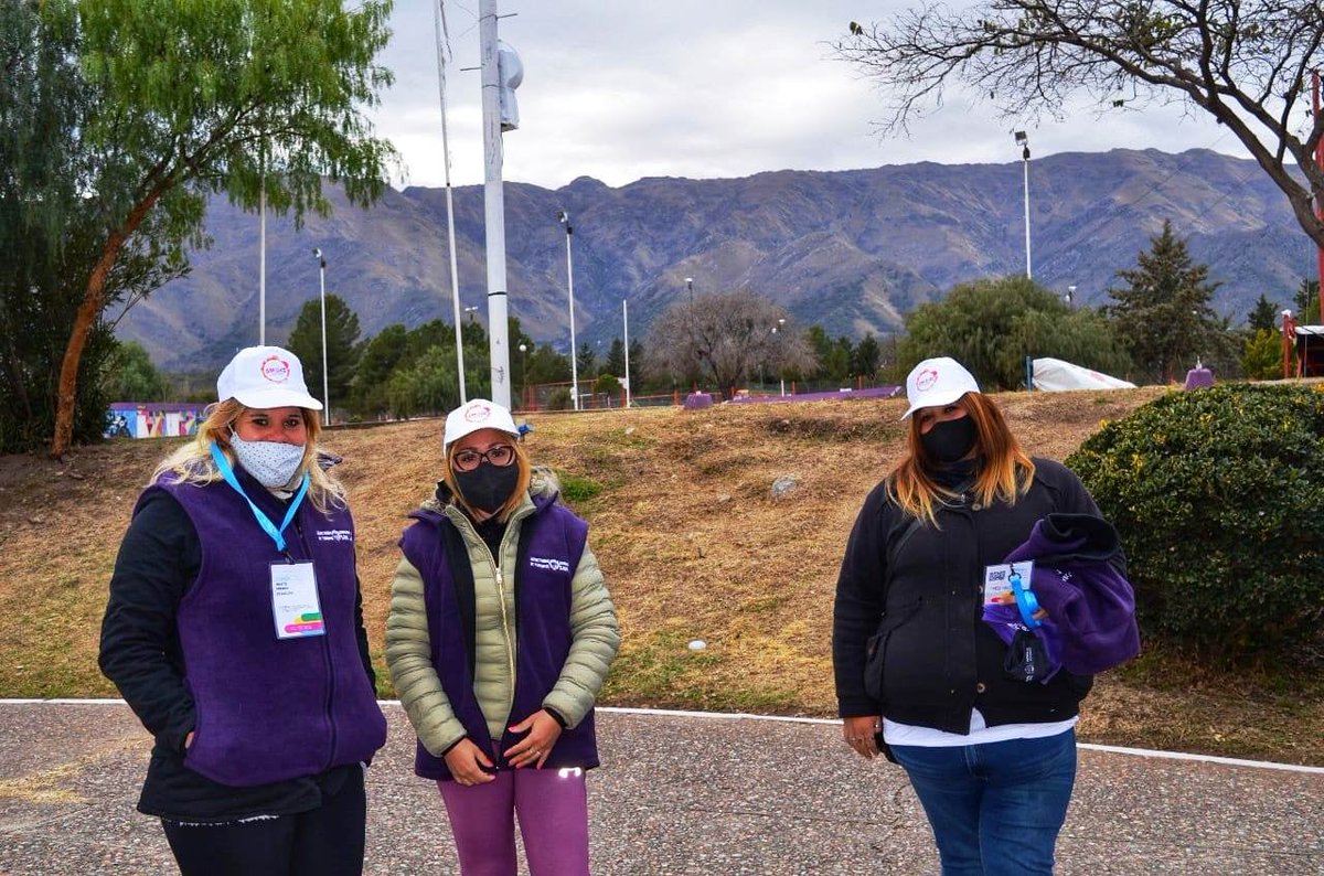 TurismoSanLuis_'s tweet photo. Conocer la cantidad de plazas de alojamiento en #SanLuis es clave para la planificación de políticas públicas que apunten al crecimiento del #Turismo. Desde ayer censistas del #ProgramaJuventudes y @estadisticayce2 capacitados x @TurismoSanLuis_ relevan alojamientos en #Merlo. https://t.co/IYM5hYjiWP