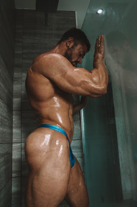 Someone ordered cake? 🍑🍑 https://t.co/2cmHLfUIh4 🔞 https://t.co/XR4wFa2cvb