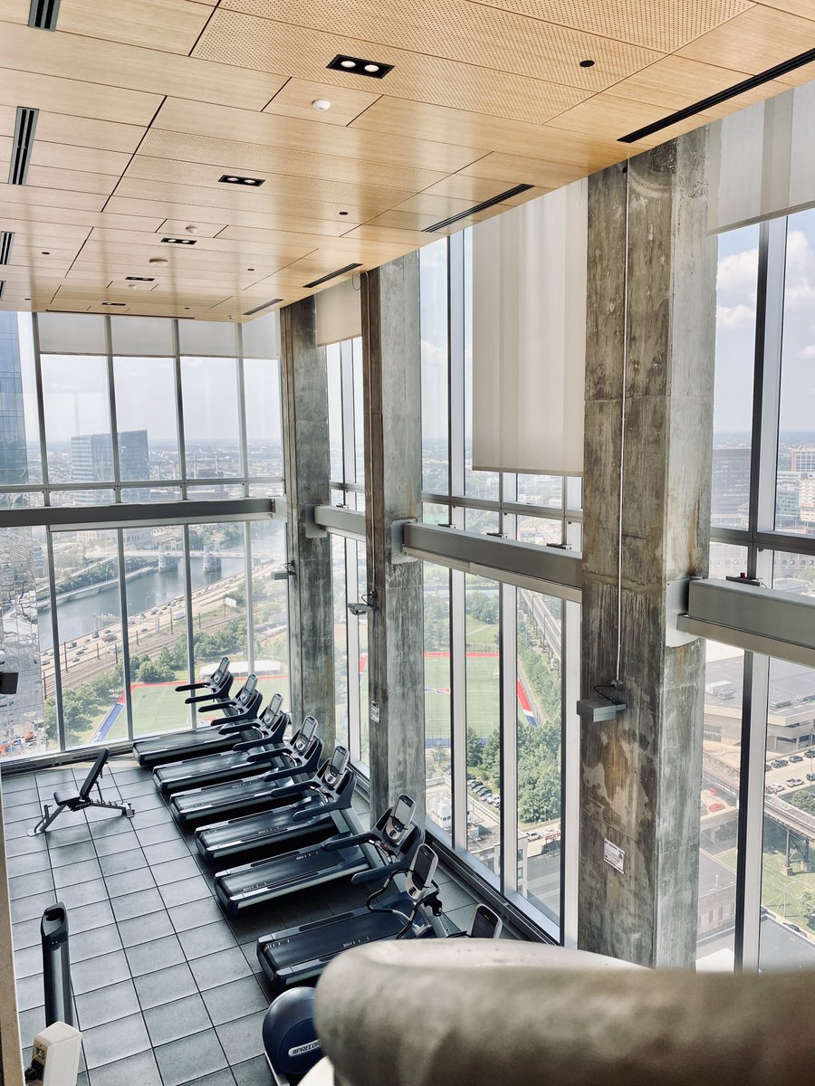 evoPhilly's tweet photo. Workout Wednesday🏋️
Stop by for a tour and take advantage of our bi-level 24/7 fitness center and yoga studio overlooking Philly! Remember: Touring at evo automatically enters you into our raffle of 2️⃣ tickets to Made in America!

#evoPhilly #MadeinAmerica #Fitness #Gym https://t.co/tt3uFfiVWr