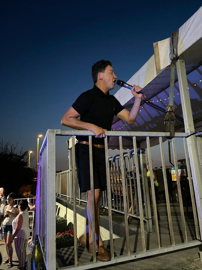 Fully booked now for every weekend in 2021. Last weeks gig The Ship &amp; Lobster in Gravesend, Kent. Fantastic night! 🙏🏻🎤 #KentSinger #Gravesham #livemusic