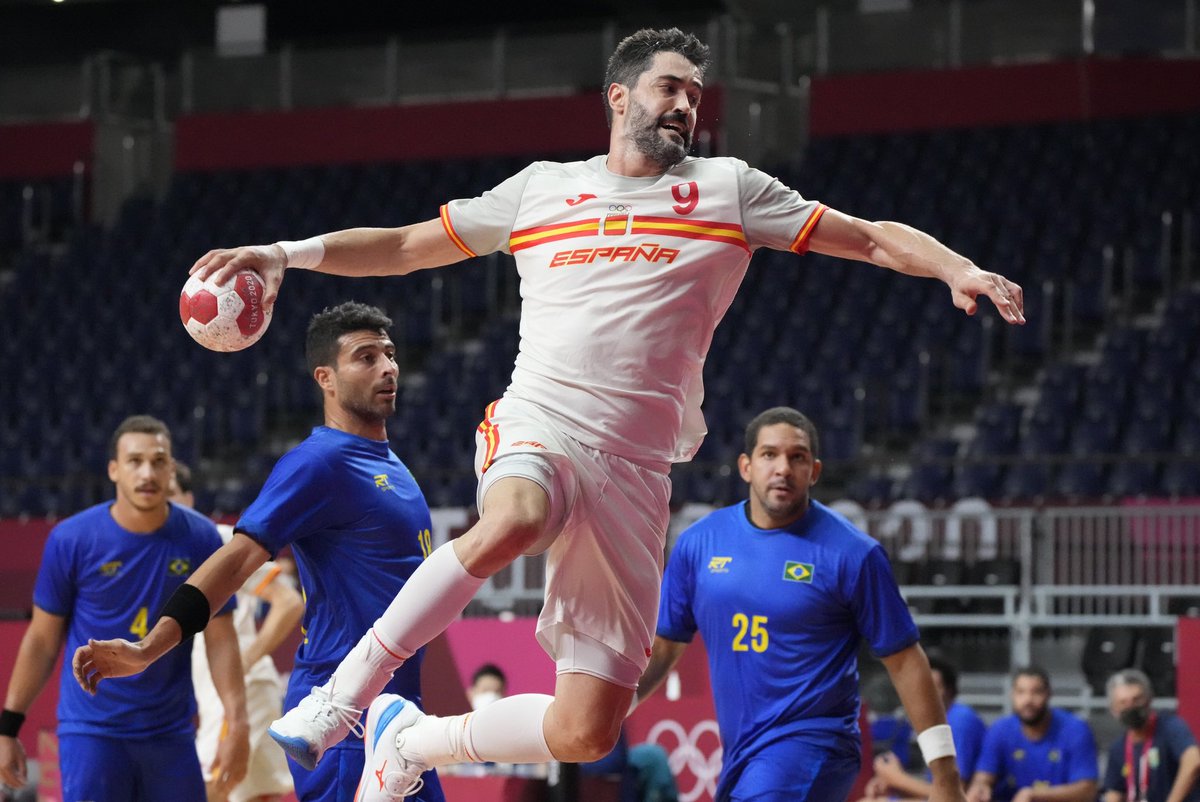 Raul_Entrerrios's tweet photo. Clasificados para los cuartos de final tras superar a Brasil 👏🏼 Siempre orgulloso del compromiso de este equipo ¡Seguimos!

#hispanos #tokyo2020 https://t.co/2jZpEP9n4y