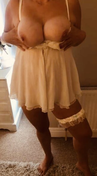 mohammedsaliisu's tweet photo. 139 🏴󠁧󠁢󠁥󠁮󠁧󠁿 
#Y44 #bigboobs #boobs #nicetits
FOL1➡️@BritishMilfUK85❤️
More here
https://t.co/LI7kI7qu7Y
@selfiespixy443
@AdultBrazil
@diosaslesbianaz
@iStan69
@swo2212
@AZwtf_2
@Natuky85
@irinagomez60
@Guhndul
@cindy_y44
@Throatmydick
@CMP_4U
@Assman3pt0
@tterb1407
@Titties_n_Tatts https://t.co/BOh27oA5eb