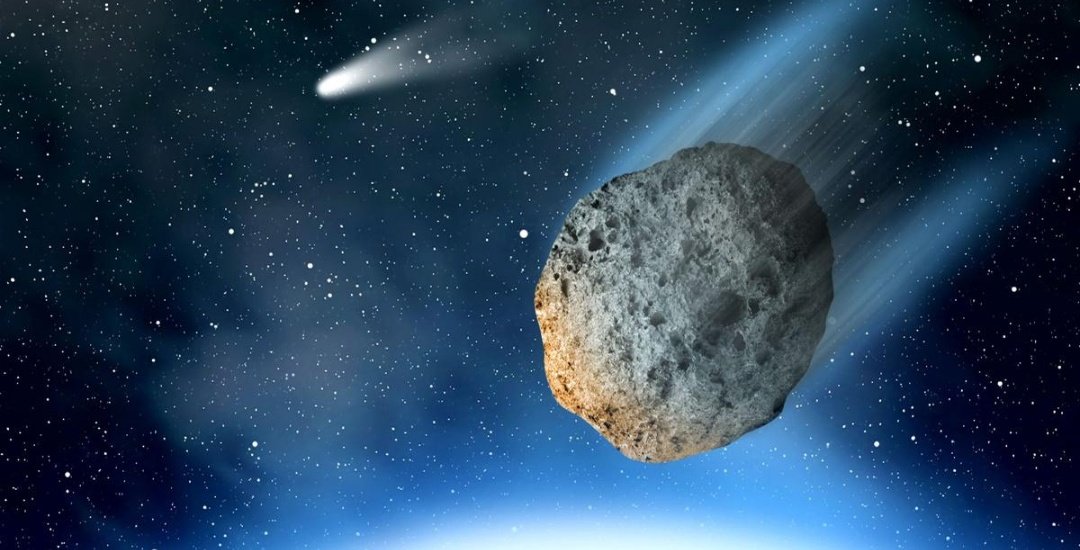 метеорит в море. метеор космическое тело. комета в небе. метеор метеорит метеороид. метеориты в космосе.