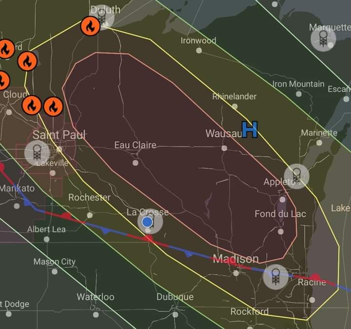 DANGER ZONE Today in Wisconsin, parts of Minnesota. Stage 4 MODERATE Risk. All hazards possible; wind, hail, tornadoes. Might be chasing a Derecho from Duluth to Chicago today. Stay ahead of the STORM with the MyRadar Weather Radar app! Let's chase! #mnwx #wiwx #ilwx https://t.co/LXGWzs7Cqh