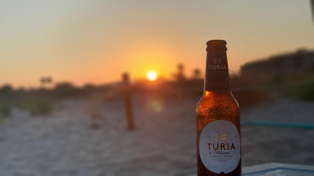 Verano y punto <a href="/CervezaTuria/">Cerveza Turia</a>