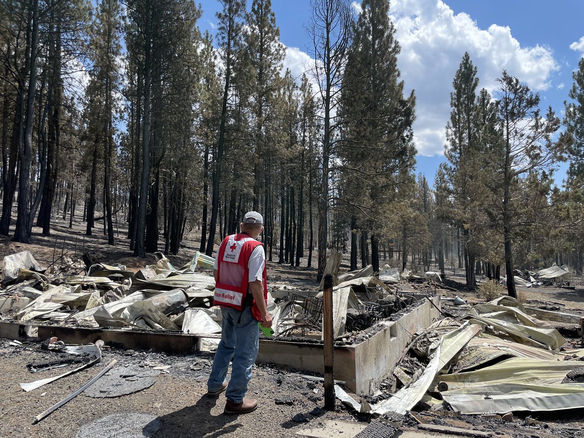 RedCross's tweet photo. 79 dangerous wildfires across 12 states are still burning out west as they ravage communities. For the Bootleg wildfire, we've provided
🛏️ More than 600 overnight stays
🍽️ Nearly 4,300 meals and snacks
⛑️ Over 100 volunteers who answered the call to help https://t.co/6VfyUe0JM3