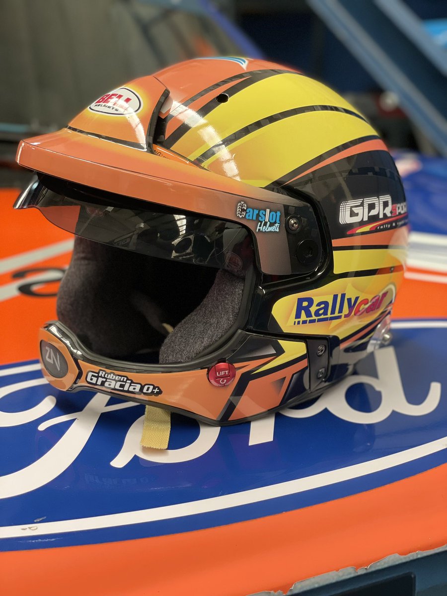 #NewHelmet 

Espectacular el #BELL de carbono que nos ha preparado #RALLYCAR

Y decorado por mis amigos de <a href="/CarSlotDesigns/">CarSlot Designs</a>