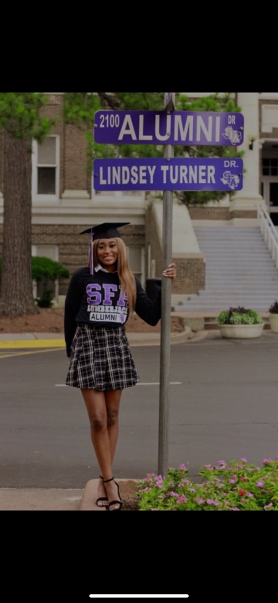 nadiaalexdria's tweet photo. A sweet ending to a new beginning, I’m finally done with the B.S. 

Bachelors of Education📚
August 7th, 2021…9:30am ✌🏾
SFA 😈

Alumna Status Loading…..🎓 https://t.co/CRv9CErvbN