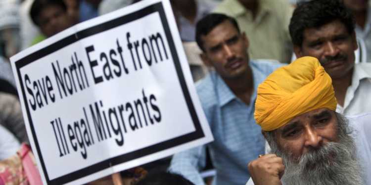Benjaminvergil's tweet photo. Keep them out so that we can live peacefully, Not giving them land for your stupid votes...
#shame_on_assam 
#shameonassam 
#ShameOnHimantaBiswa 
Patling pui dawt sawi zuah zuah ringawt mai https://t.co/fB3BfXvO3M