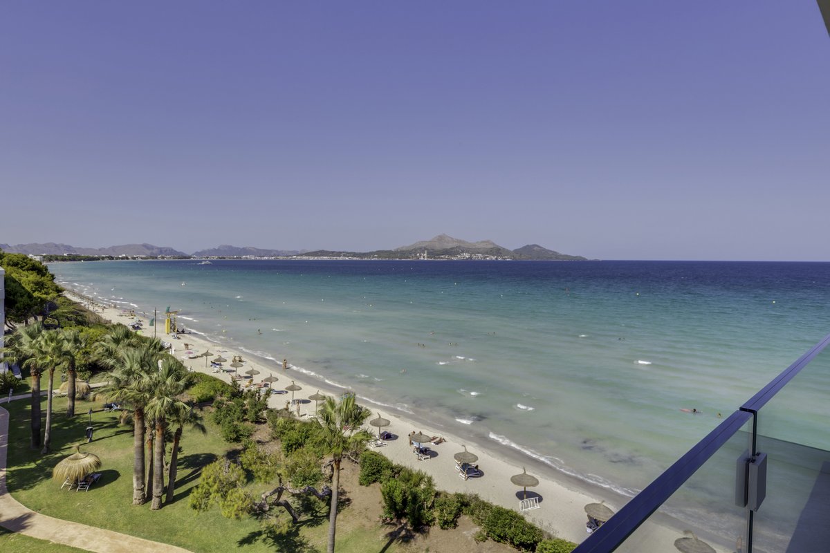 GabrielEscarrer's tweet photo. Tantas razones para estar orgulloso de @MeliaHotelsInt en esta crisis: + rigor frente a la caída de ingresos, +compromiso responsable, >250 hoteles abiertos gracias a nuestro liderazgo vacacional, y un esfuerzo de digitalización y eficiencia sin precedentes https://t.co/qOyrm074bh