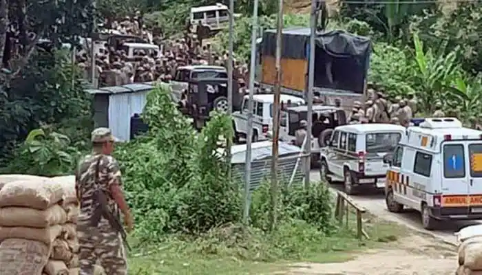 freddy_nunsanga's tweet photo. Remember. We're fighting against the dirty game of Assam's CM. All we want is the truth to prevail. There's no hate towards our Assamese brothers and sisters. Don't get personal. #ShameOnHimantaBiswa #HimantaBiswaMustResign https://t.co/kcgNinHn5a