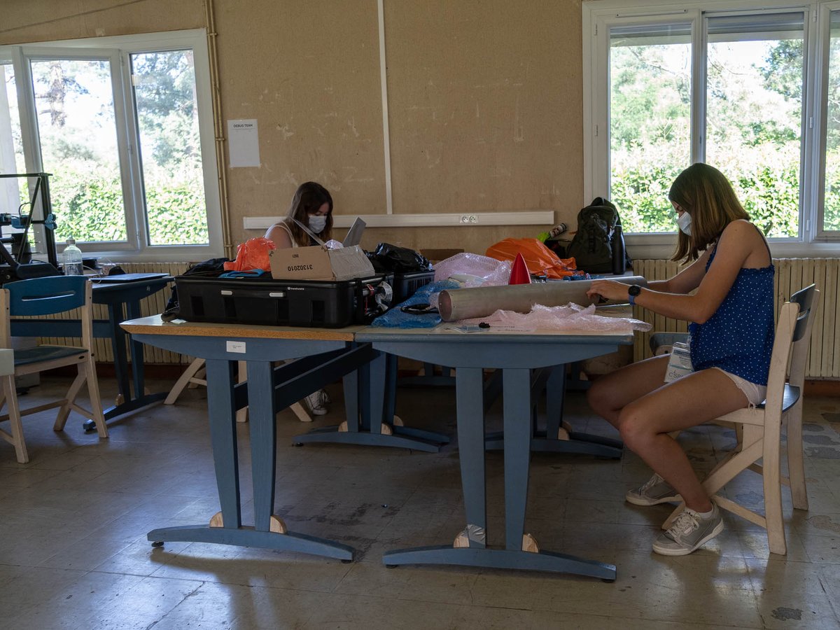 PlaneteSciences's tweet photo. Le lundi 19 Juillet, les premiers clubs ayant conçu des fusées expérimentales arrivés au seins du camp 🏘 et par la même occasion les contrôles de ces Fusex ont commencé !🚀
#fusée #experimentale #camp #militaire #contrôle
@CNES https://t.co/iOx6pr18wD