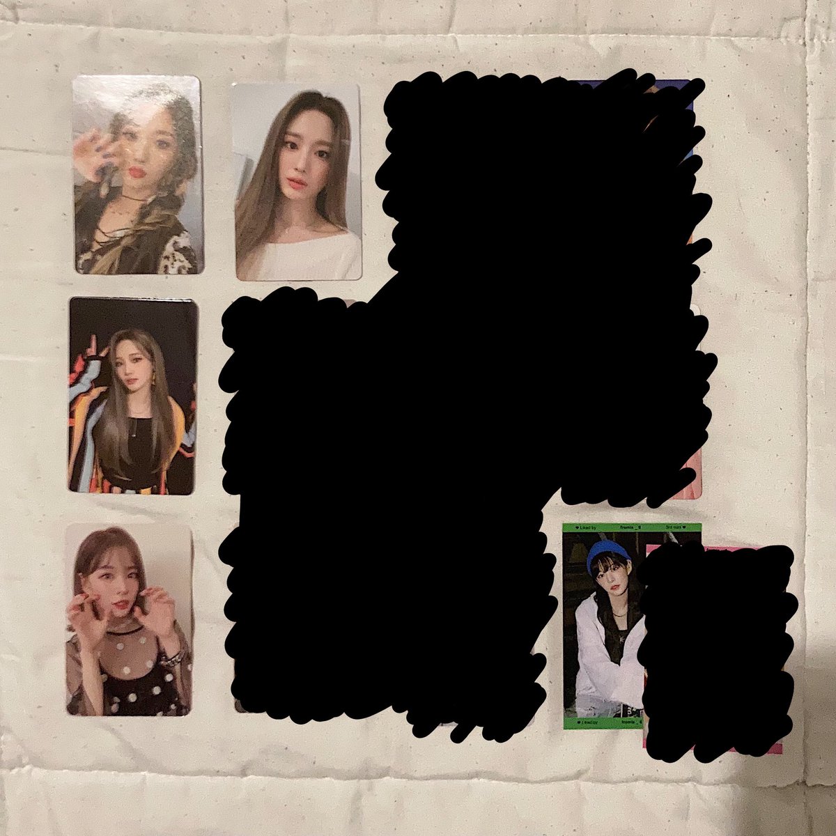 fromas_9's tweet photo. [wts/nft] fromis pcs
paypal f&amp;f only!!
usa: $1.50 stamped
ww: $2.50 stamped
check ig (to.flover) for proofs

1st slide:
3/3/⬛️/⬛️
3/⬛️/⬛️/⬛️
3/⬛️/⬛️/2

2nd slide:
⬛️/2
⬛️/2
2/⬛️

3rd slide:
1/⬛️/⬛️
1/1/1/1

4th slide:
⬛️/9/⬛️
8/8

#FROMIS_9 #프로미스나인 https://t.co/P7mb5qjCW1