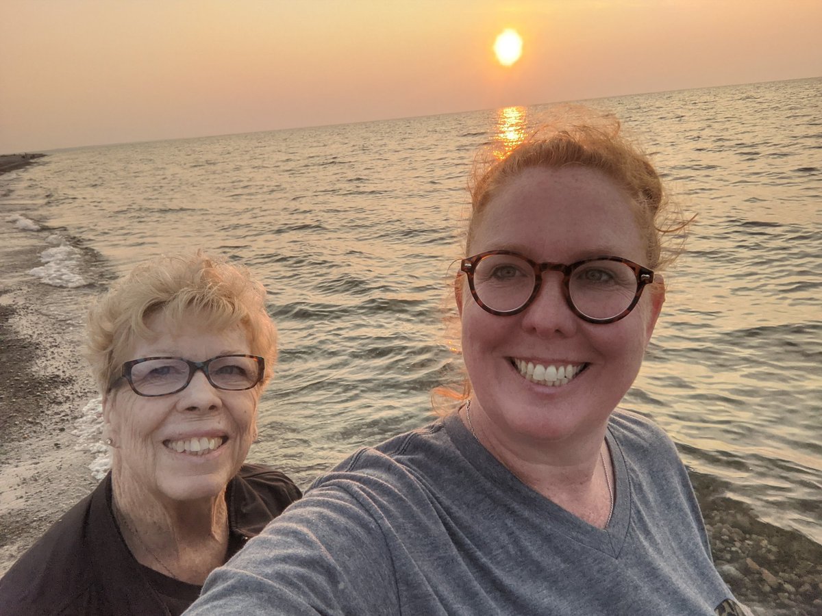 MissJShields1's tweet photo. Enjoying vacation with my mom in the UP of Michigan hunting rocks! Loving summer and hunting florescent sodalite! #lakesuperior #beach #rockhunting #lastofsummer #Michigan #teacheroffduty #summer #yooperlites #floresantsodalite https://t.co/6u75z7ClMS