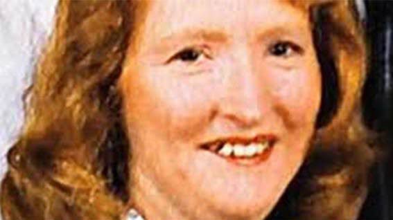 ⚠️🔞 เนื้อหารุนแรงมาก

คดีนี้เป็นเรื่องของฆาตกรหญิงคนนึงที่เรียกได้ว่าเป็น ฮันนิบาลเลกเตอร์แห่งออสเตรเลีย เป็นคนแรกที่ถูกตัดสินให้จำคุกตลอดชีวิตไม่มีลดหย่อนในประเทศ เรื่องของเธอโหดมาก และวีรกรรมที่น่ากลัวที่สุดของเธอก็คือ ทำอาหารจากเนื้อสามีของตัวเองให้ลูกกิน (อ่านต่อในเมนชั่น)