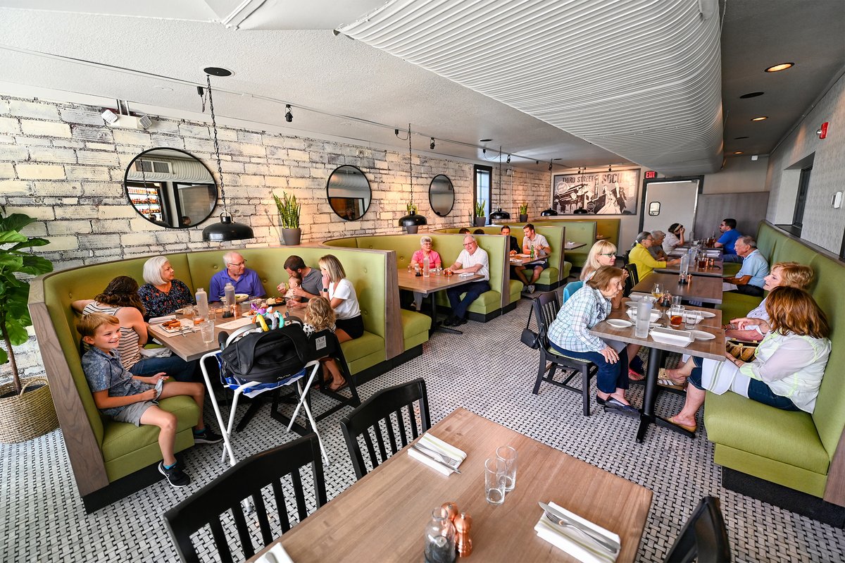 kctammy2009's tweet photo. Summit group open's a second location of  @ThirdStSocial in the South Plaza neighborhood serving American comfort food.  @JoyceKC @KCMO 
https://t.co/Jw6wJXdBpL https://t.co/dPlGGPJhHE
