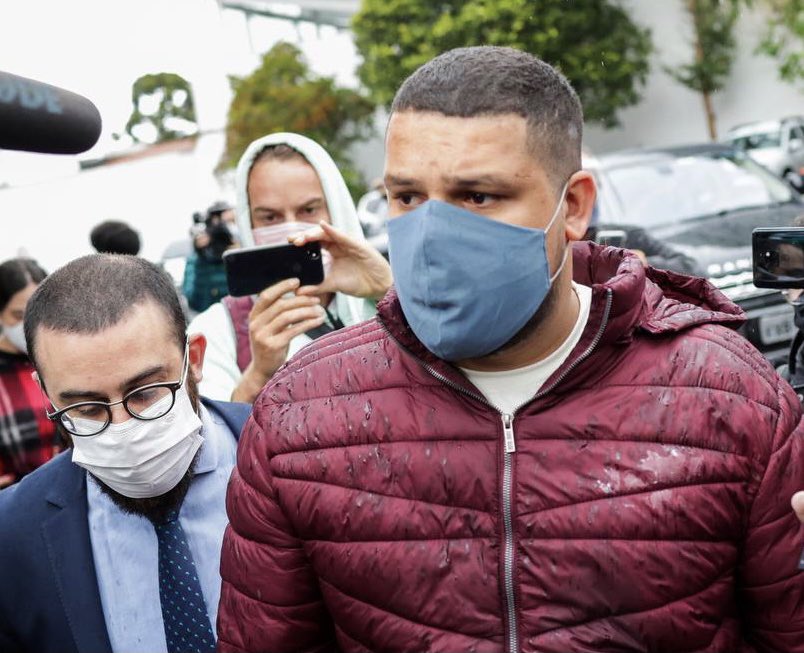 Absurdo dos absurdos! Decretada  prisão provisória por 5 dias do Paulo Galo e de sua companheira, Jessica, por conta do fogo na estátua do bandeirante assassino, Borba Gato. Isso é tortura e intimidação. <a href="/galodeluta/">Sem Medo De Errar</a>