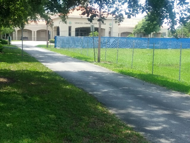 FenceTampa's tweet photo. Installed properly, the temporary fence can be just as solid, durable, and reliable as permanent. West Florida Fence remains the area’s leading provider of secure temporary fencing, whether for construction sites, event crowd management, agriculture, or storage. #fencecontractor https://t.co/f4WH2P4aRt