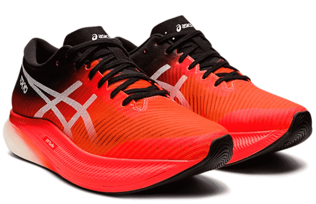 KailuaTweet's tweet photo. ASICS 2 - Nike 0: con esto corrieron Blummenfelt y Duffy para conseguir el oro https://t.co/dNL9xeIynC @planetatriatlon https://t.co/KY72pJwJk9
