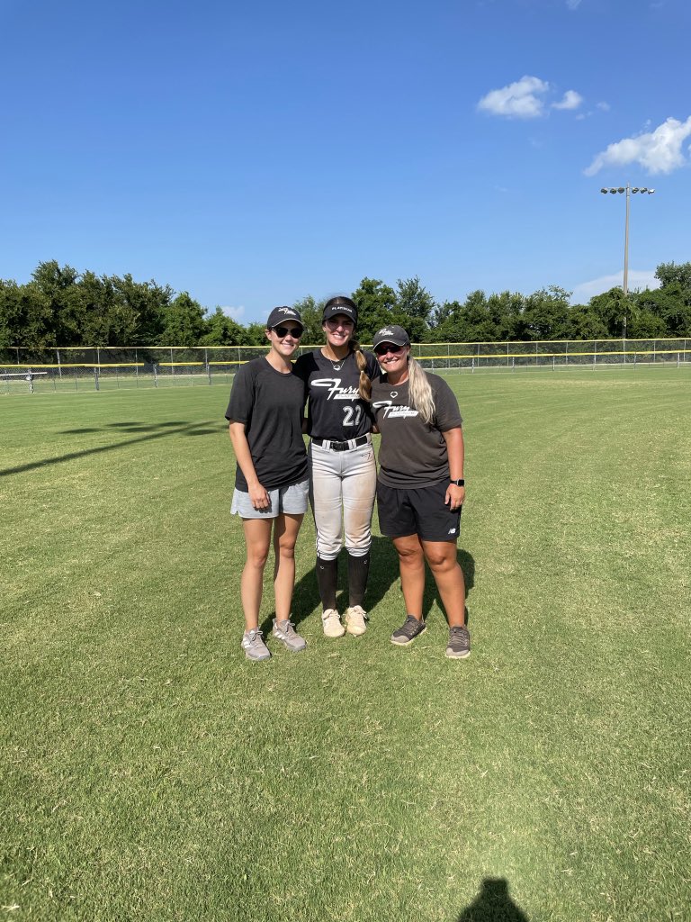 Thank you @FuryPlatinum for giving me these best friends. I am beyond grateful. 🤍 next stop: @GaTechSoftball