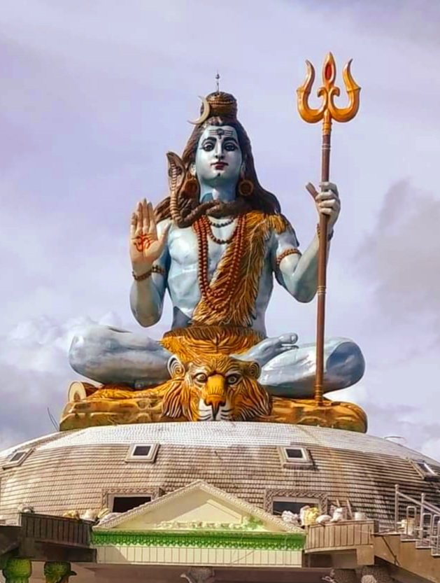 ramjisharma_dr's tweet photo. One more product for TOURISM and HINDUISM in Pokhara, Nepal ( Lord Shiva Statue at Pumdhikot). Height: 108 ft from the base , Statue 51 ft, Elevation : 1500 m https://t.co/j1SNuUKUQX